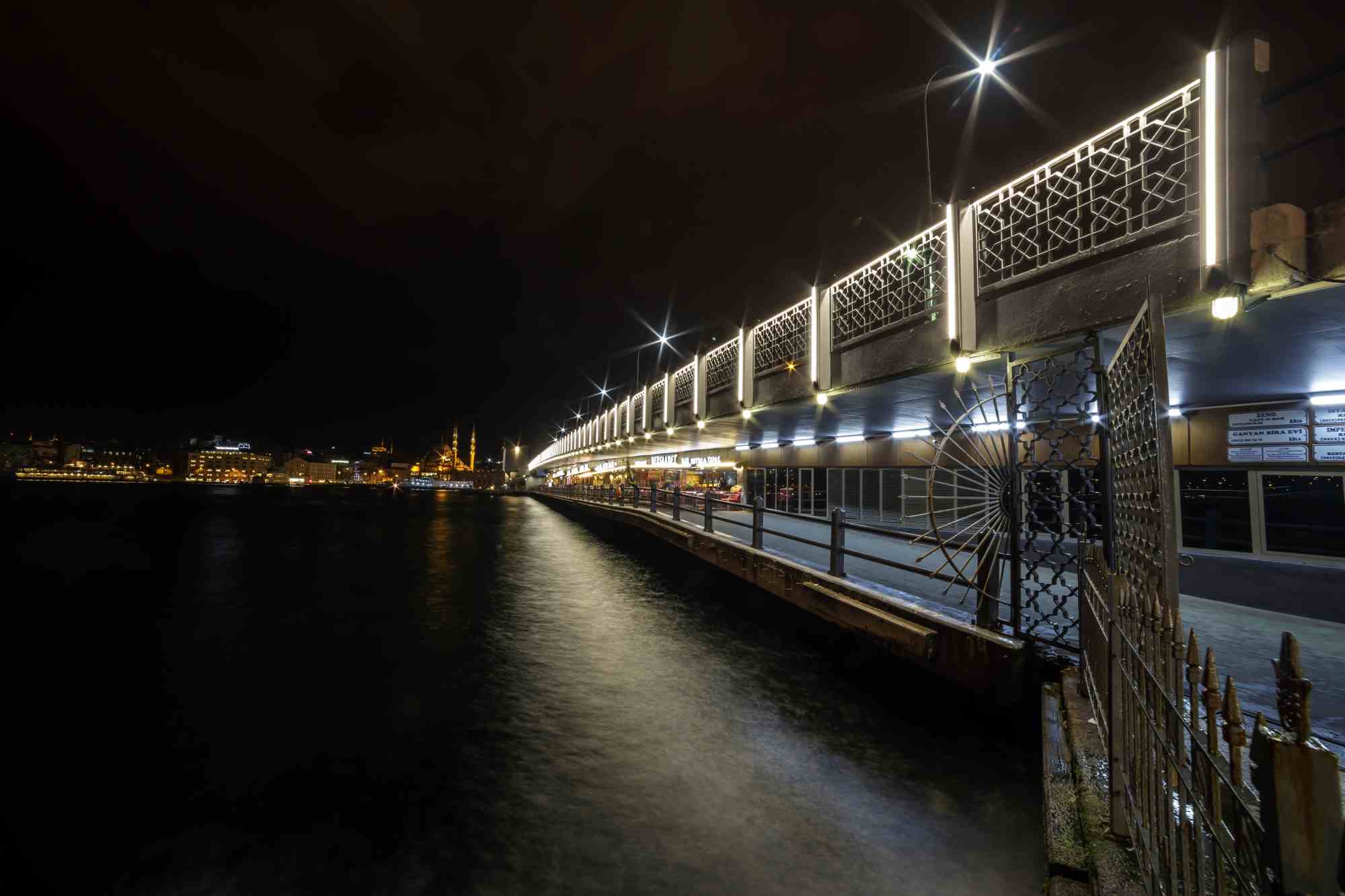 Night view of Galata Bridge